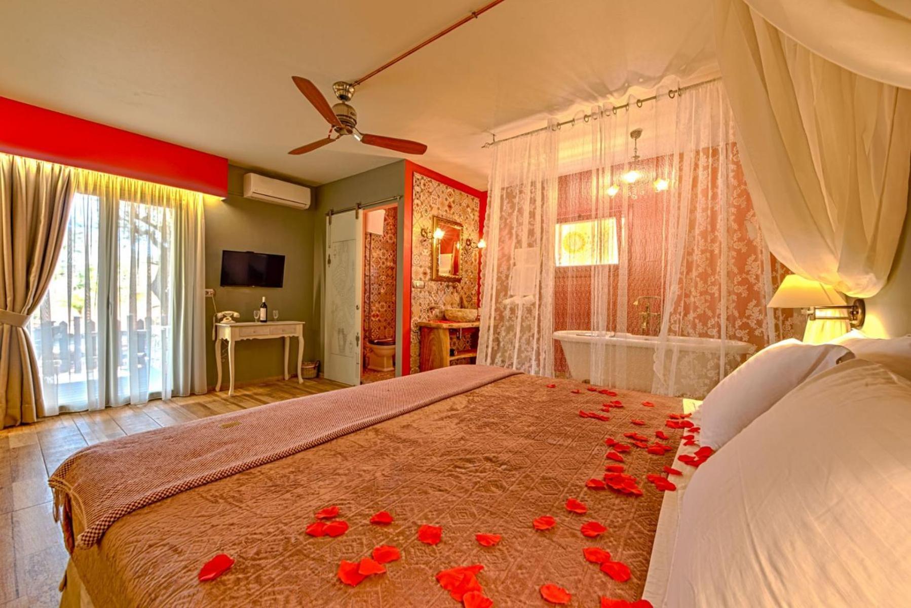 Petani Bay Hotel - Adults Only Vóvikes المظهر الخارجي الصورة
